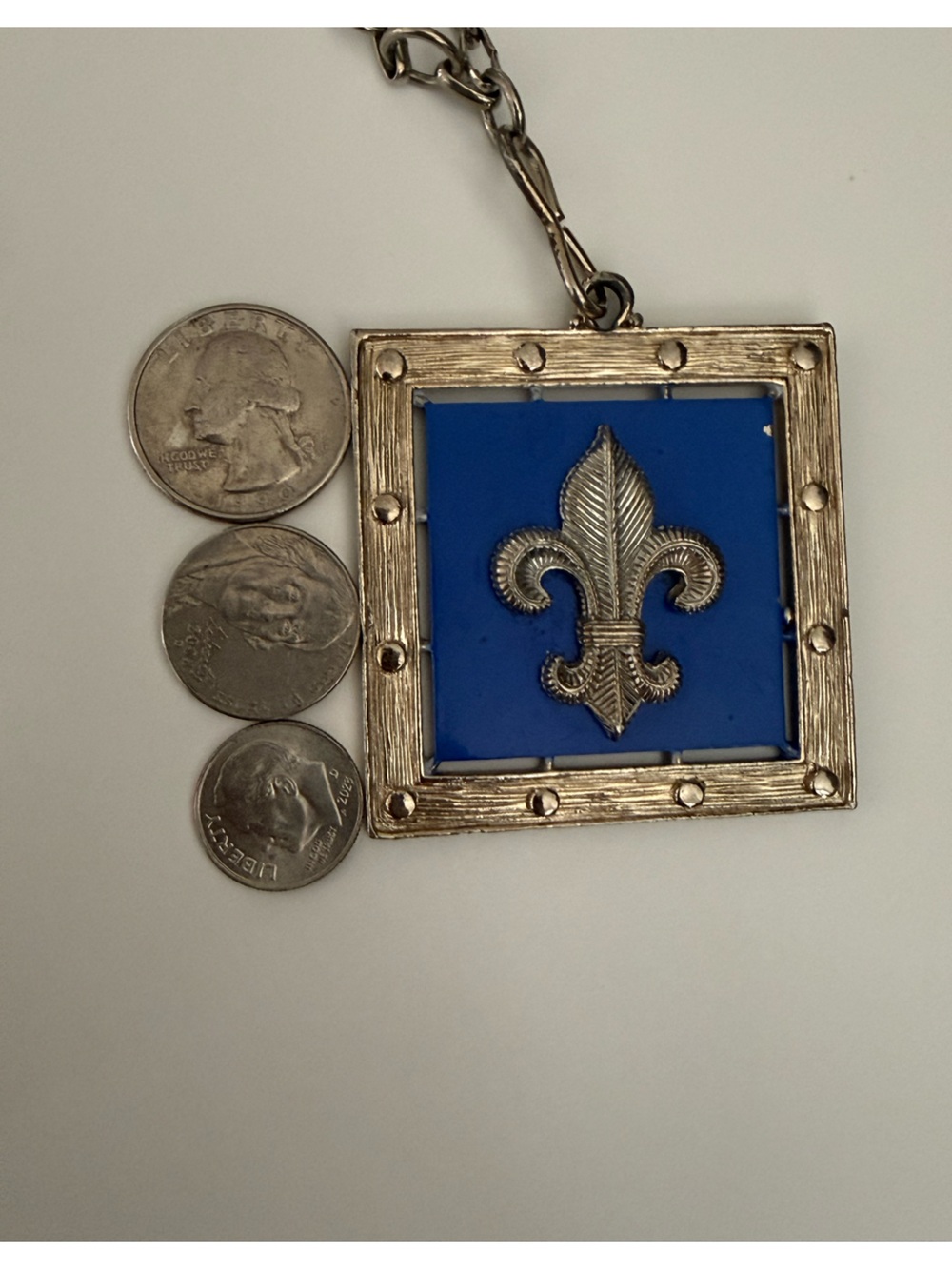 Unbranded Silver-Tone Blue Fleur-de-lis Pendant Necklace - Picture 2 of 8